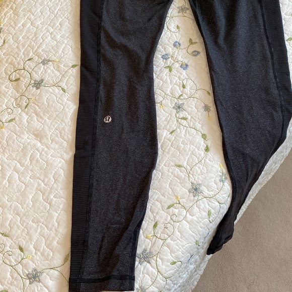 Lululemon mid rise leggings - Picture 5 of 6